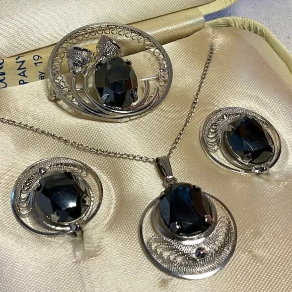 1950s Black Hematite Sterling Silver Jewelry Set – by Zeidell’s – Boxed - Picture 2 of 10